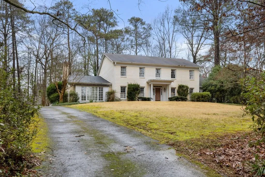 1015 Crest Valley Drive, Atlanta, Georgia 30327, 5 Bedrooms Bedrooms, ,4 BathroomsBathrooms,Residential,Sold,1015 Crest Valley Drive,7349444