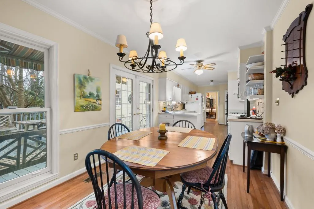 1015 Crest Valley Drive, Atlanta, Georgia 30327, 5 Bedrooms Bedrooms, ,4 BathroomsBathrooms,Residential,Sold,1015 Crest Valley Drive,7349444