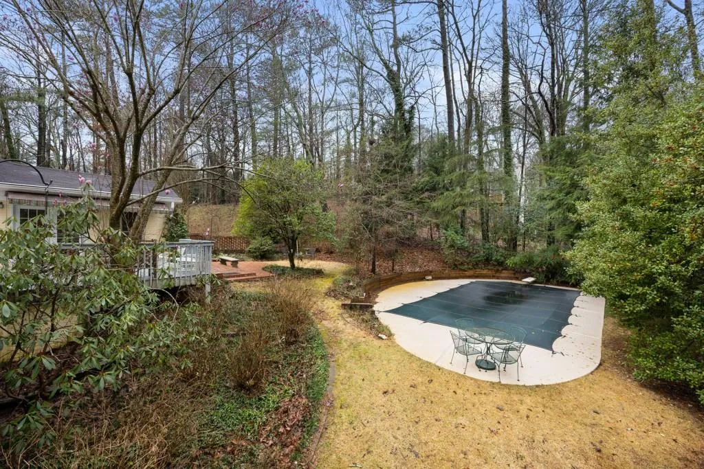 1015 Crest Valley Drive, Atlanta, Georgia 30327, 5 Bedrooms Bedrooms, ,4 BathroomsBathrooms,Residential,Sold,1015 Crest Valley Drive,7349444