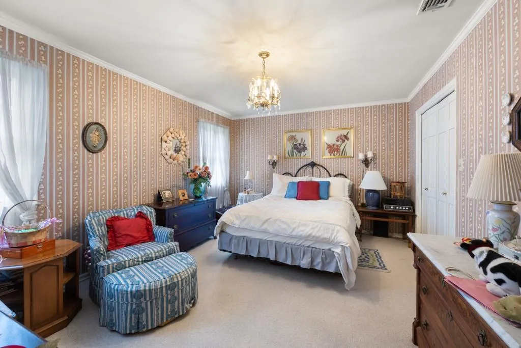 1015 Crest Valley Drive, Atlanta, Georgia 30327, 5 Bedrooms Bedrooms, ,4 BathroomsBathrooms,Residential,Sold,1015 Crest Valley Drive,7349444