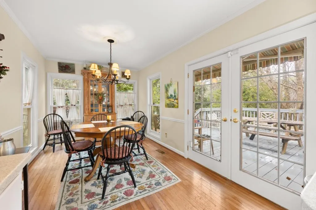 1015 Crest Valley Drive, Atlanta, Georgia 30327, 5 Bedrooms Bedrooms, ,4 BathroomsBathrooms,Residential,Sold,1015 Crest Valley Drive,7349444