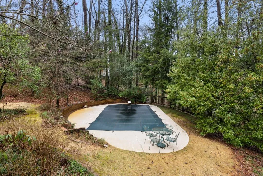 1015 Crest Valley Drive, Atlanta, Georgia 30327, 5 Bedrooms Bedrooms, ,4 BathroomsBathrooms,Residential,Sold,1015 Crest Valley Drive,7349444