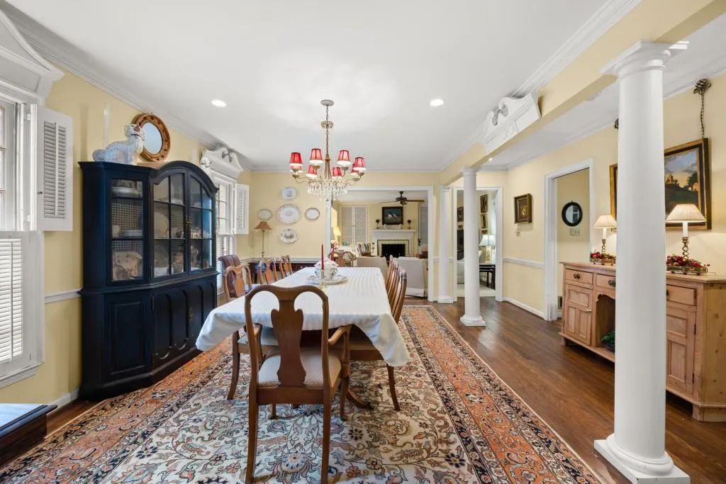 1015 Crest Valley Drive, Atlanta, Georgia 30327, 5 Bedrooms Bedrooms, ,4 BathroomsBathrooms,Residential,Sold,1015 Crest Valley Drive,7349444