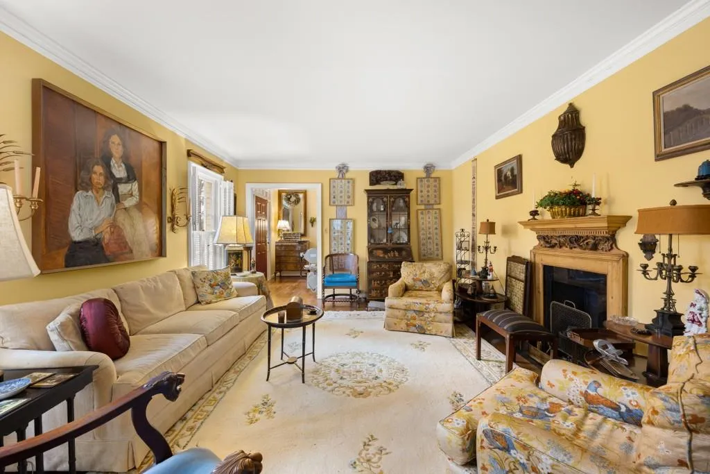 1015 Crest Valley Drive, Atlanta, Georgia 30327, 5 Bedrooms Bedrooms, ,4 BathroomsBathrooms,Residential,Sold,1015 Crest Valley Drive,7349444