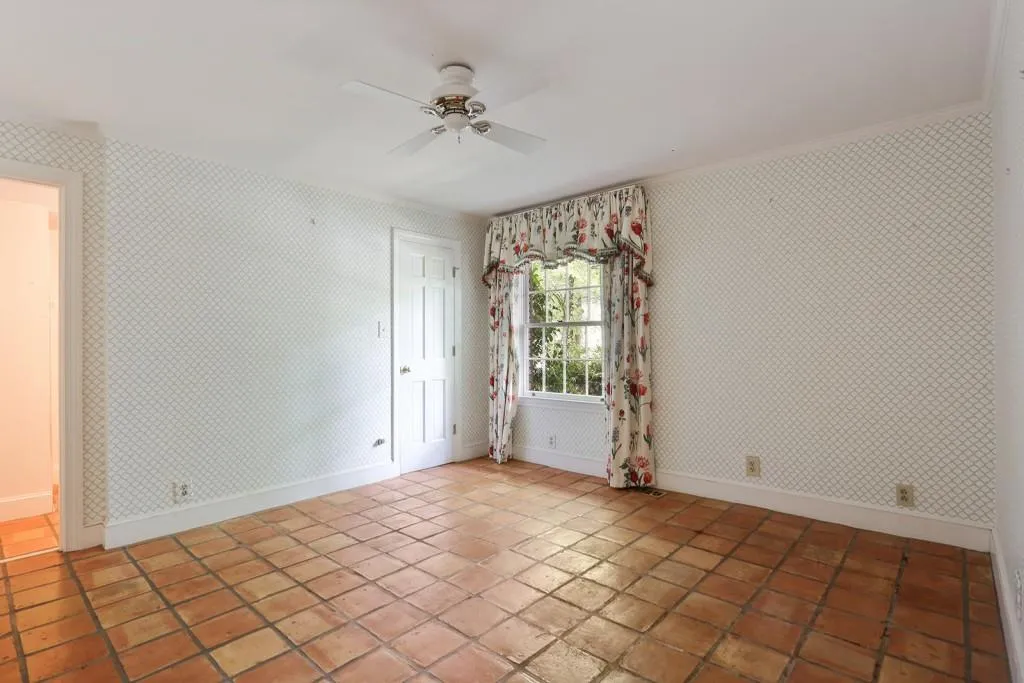 705 E Northway Lane, Sandy Springs, Georgia 30342, 3 Bedrooms Bedrooms, ,3 BathroomsBathrooms,Residential,Sold,705 E Northway Lane,6557783