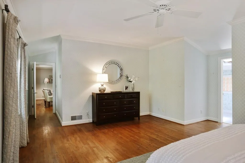 705 E Northway Lane, Sandy Springs, Georgia 30342, 3 Bedrooms Bedrooms, ,3 BathroomsBathrooms,Residential,Sold,705 E Northway Lane,6557783