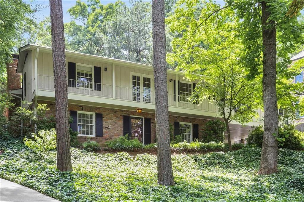 705 E Northway Lane, Sandy Springs, Georgia 30342, 3 Bedrooms Bedrooms, ,3 BathroomsBathrooms,Residential,Sold,705 E Northway Lane,6557783