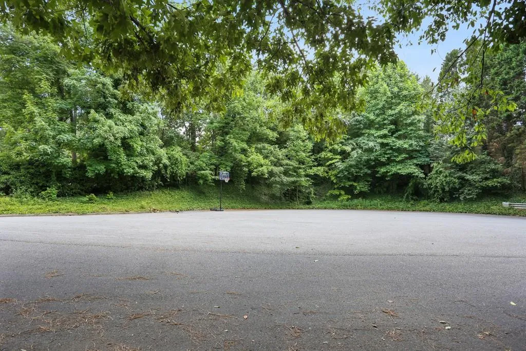 705 E Northway Lane, Sandy Springs, Georgia 30342, 3 Bedrooms Bedrooms, ,3 BathroomsBathrooms,Residential,Sold,705 E Northway Lane,6557783