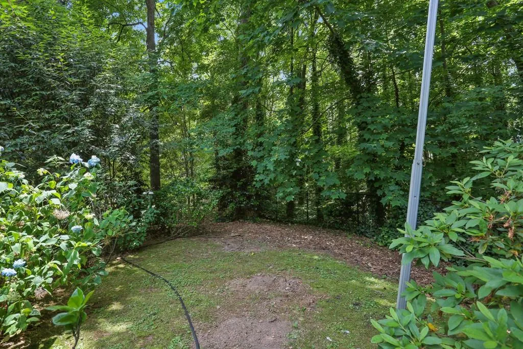 705 E Northway Lane, Sandy Springs, Georgia 30342, 3 Bedrooms Bedrooms, ,3 BathroomsBathrooms,Residential,Sold,705 E Northway Lane,6557783