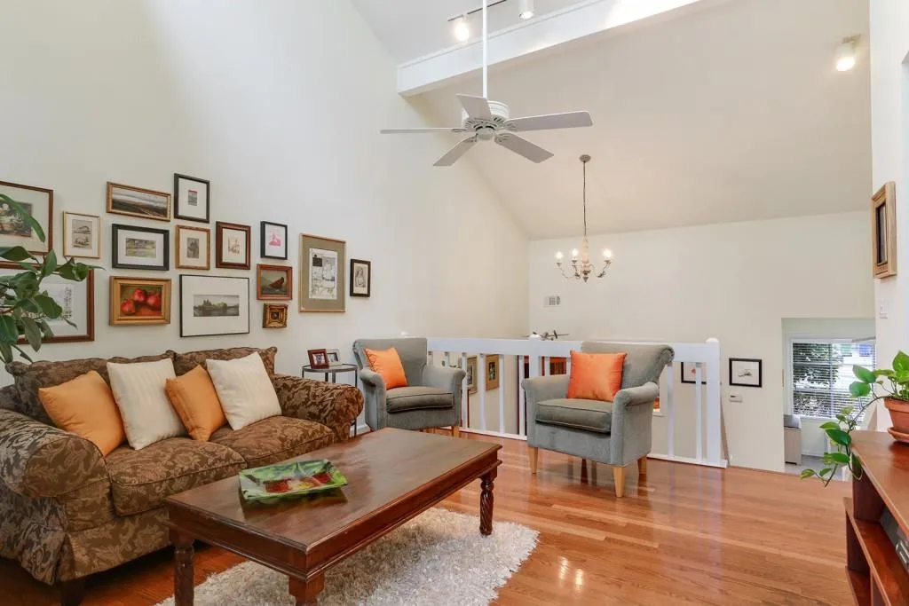 1812 Rockridge Place, Atlanta, Georgia 30324, 2 Bedrooms Bedrooms, ,2 BathroomsBathrooms,Residential,Sold,1812 Rockridge Place,5813600