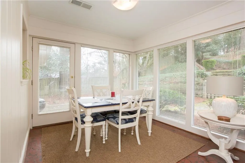 68 Pine Lake Drive, Sandy Springs, Georgia 30327, 2 Bedrooms Bedrooms, ,3 BathroomsBathrooms,Residential,Sold,68 Pine Lake Drive,5970274