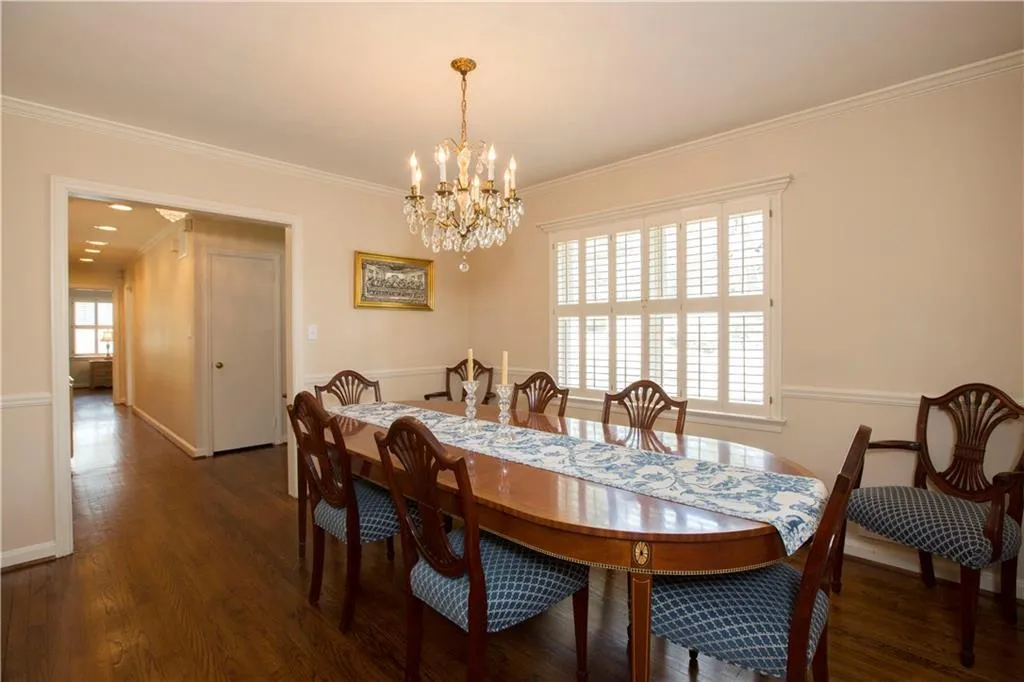 68 Pine Lake Drive, Sandy Springs, Georgia 30327, 2 Bedrooms Bedrooms, ,3 BathroomsBathrooms,Residential,Sold,68 Pine Lake Drive,5970274
