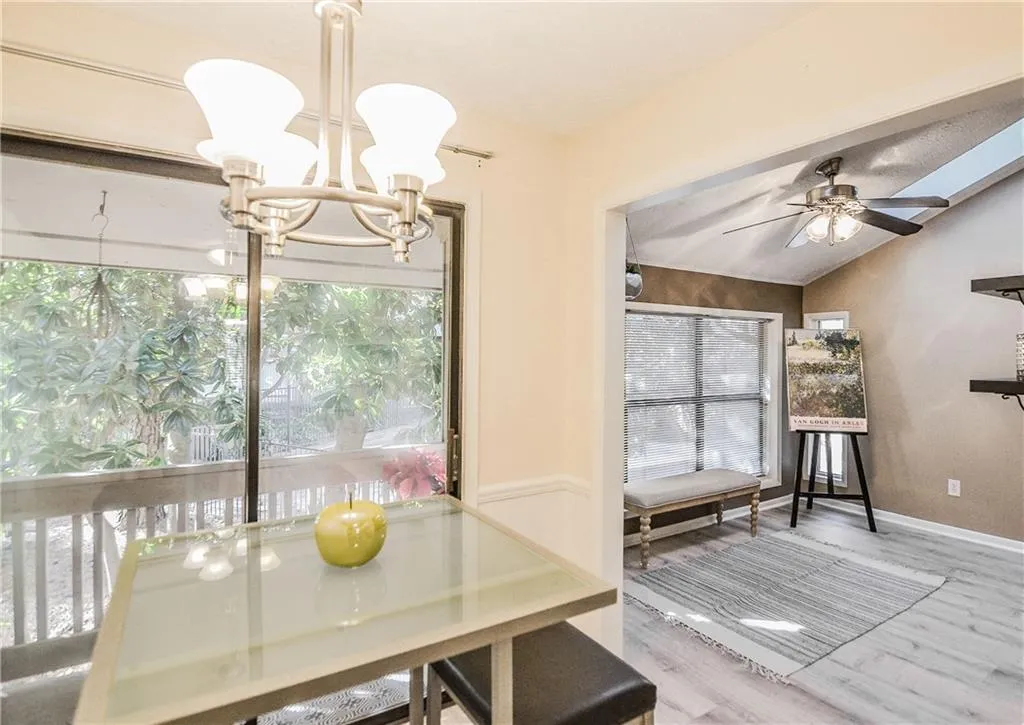 8740 Roswell Road Unit 1-d, Sandy Springs, Georgia 30350, 2 Bedrooms Bedrooms, ,2 BathroomsBathrooms,Residential,Sold,8740 Roswell Road Unit 1-d,6812541