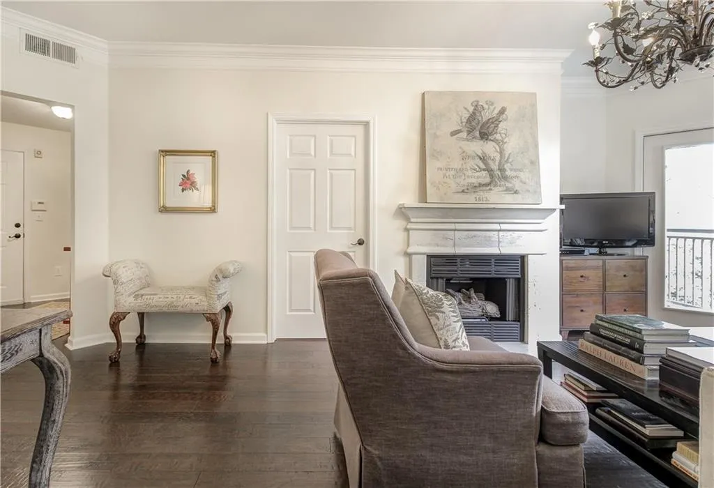 5559 Glenridge Drive Unit 1309, Atlanta, Georgia 30342, 2 Bedrooms Bedrooms, ,2 BathroomsBathrooms,Residential,Sold,5559 Glenridge Drive Unit 1309,5671179