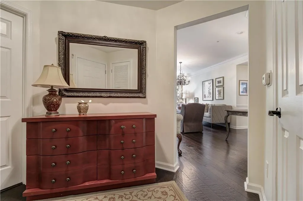 5559 Glenridge Drive Unit 1309, Atlanta, Georgia 30342, 2 Bedrooms Bedrooms, ,2 BathroomsBathrooms,Residential,Sold,5559 Glenridge Drive Unit 1309,5671179