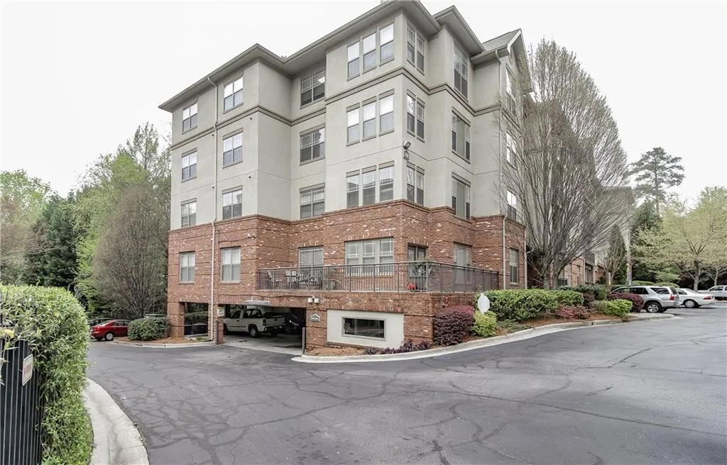 5559 Glenridge Drive Unit 1309, Atlanta, Georgia 30342, 2 Bedrooms Bedrooms, ,2 BathroomsBathrooms,Residential,Sold,5559 Glenridge Drive Unit 1309,5671179
