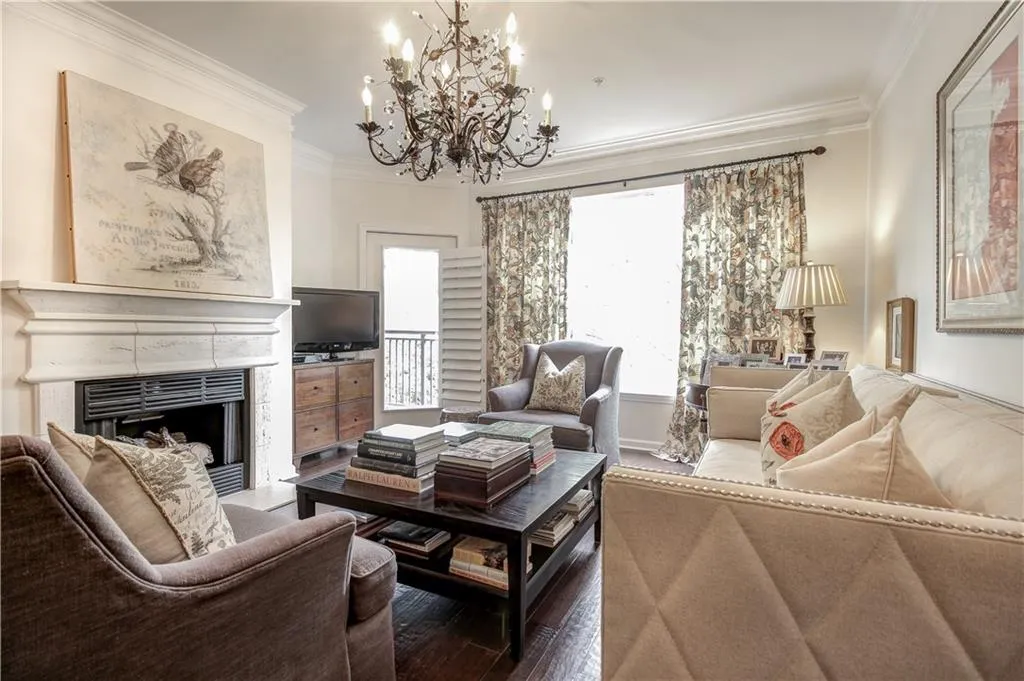 5559 Glenridge Drive Unit 1309, Atlanta, Georgia 30342, 2 Bedrooms Bedrooms, ,2 BathroomsBathrooms,Residential,Sold,5559 Glenridge Drive Unit 1309,5671179