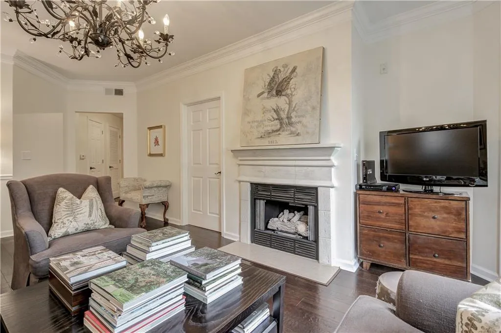 5559 Glenridge Drive Unit 1309, Atlanta, Georgia 30342, 2 Bedrooms Bedrooms, ,2 BathroomsBathrooms,Residential,Sold,5559 Glenridge Drive Unit 1309,5671179