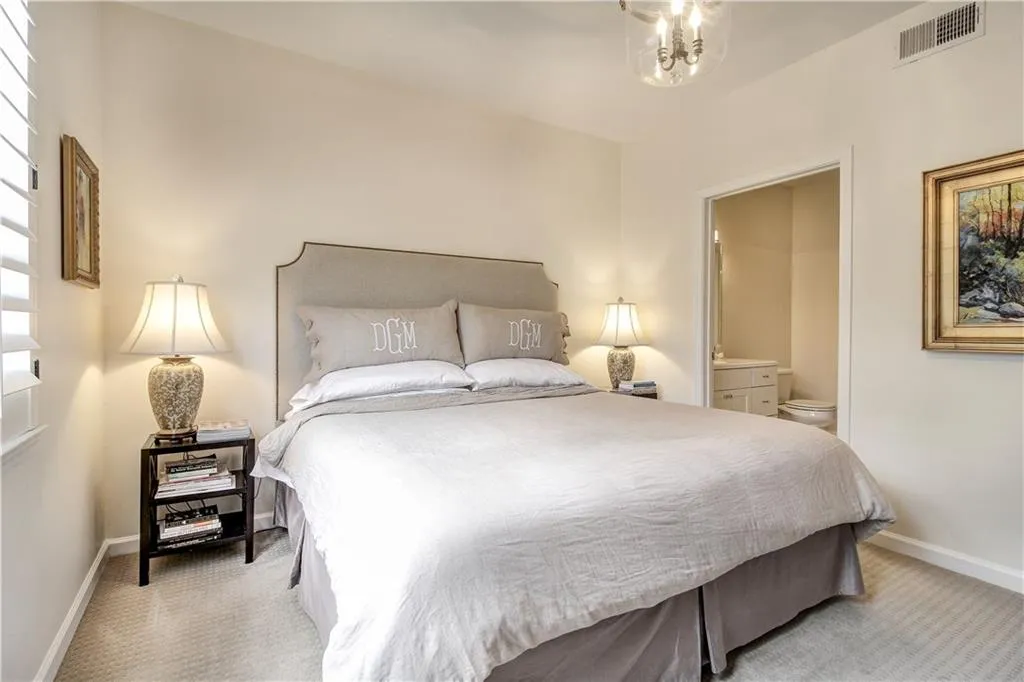 5559 Glenridge Drive Unit 1309, Atlanta, Georgia 30342, 2 Bedrooms Bedrooms, ,2 BathroomsBathrooms,Residential,Sold,5559 Glenridge Drive Unit 1309,5671179