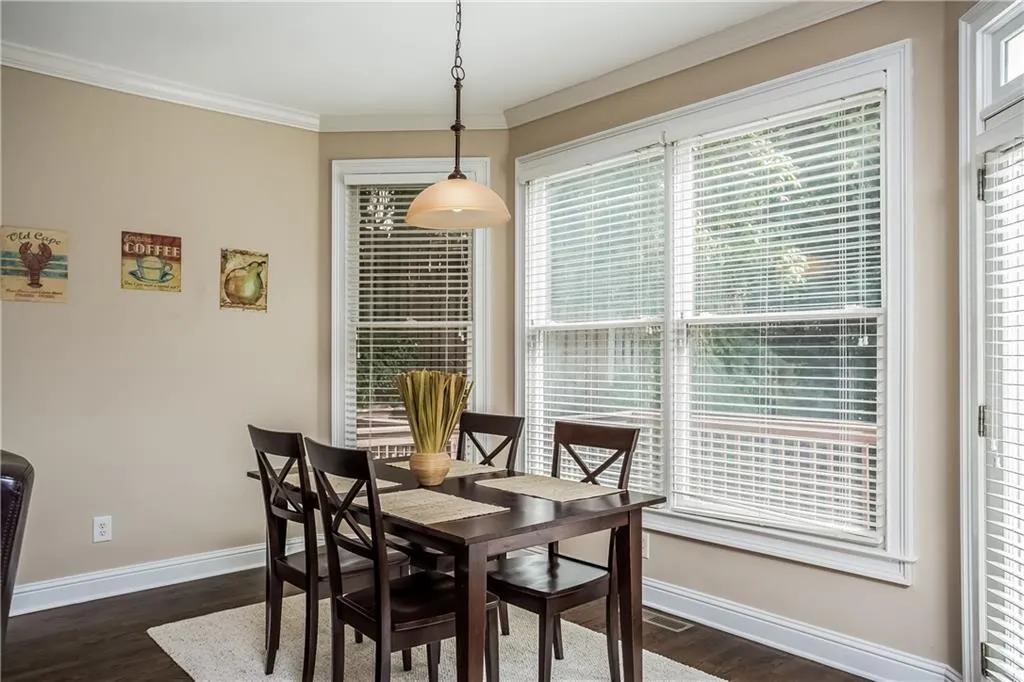 1053 Windsor Lake Cove Ne, Brookhaven, Georgia 30319, 4 Bedrooms Bedrooms, ,3 BathroomsBathrooms,Residential,Sold,1053 Windsor Lake Cove Ne,5732884