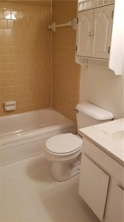 725 Dalrymple Road Unit 5d, Sandy Springs, Georgia 30328, 2 Bedrooms Bedrooms, ,2 BathroomsBathrooms,Residential,Sold,725 Dalrymple Road Unit 5d,5972451