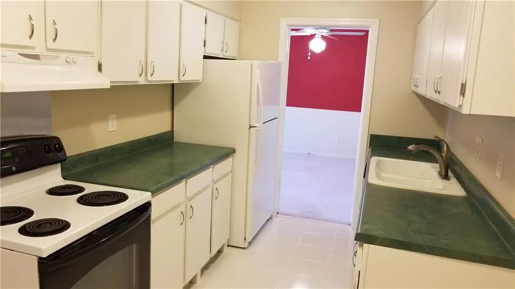 725 Dalrymple Road Unit 5d, Sandy Springs, Georgia 30328, 2 Bedrooms Bedrooms, ,2 BathroomsBathrooms,Residential,Sold,725 Dalrymple Road Unit 5d,5972451