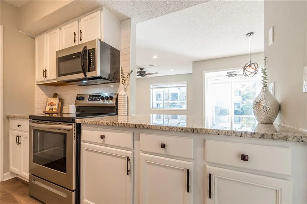 1401 Wingate Way, Sandy Springs, Georgia 30350, 1 Bedroom Bedrooms, ,1 BathroomBathrooms,Residential,Sold,1401 Wingate Way,6636357