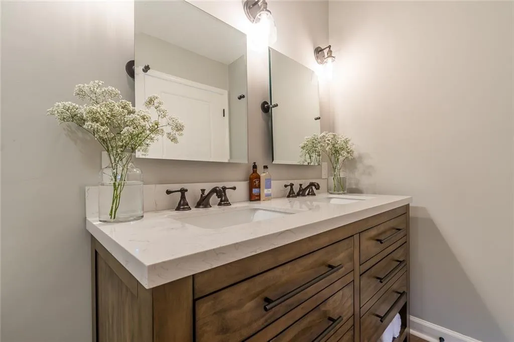 1401 Wingate Way, Sandy Springs, Georgia 30350, 1 Bedroom Bedrooms, ,1 BathroomBathrooms,Residential,Sold,1401 Wingate Way,6636357