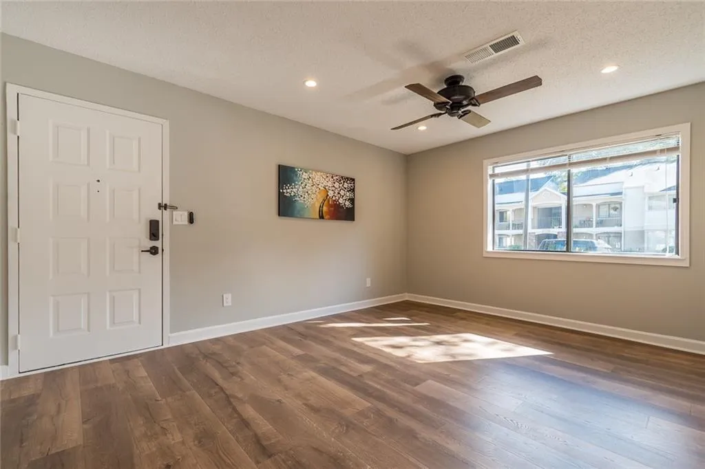 1401 Wingate Way, Sandy Springs, Georgia 30350, 1 Bedroom Bedrooms, ,1 BathroomBathrooms,Residential,Sold,1401 Wingate Way,6636357