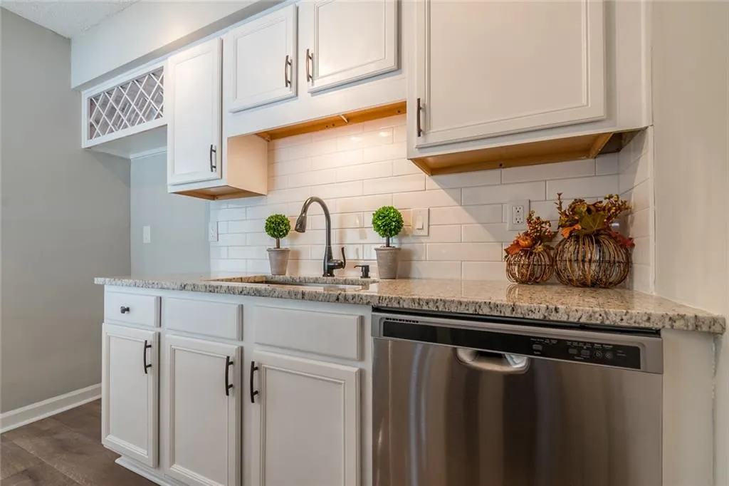 1401 Wingate Way, Sandy Springs, Georgia 30350, 1 Bedroom Bedrooms, ,1 BathroomBathrooms,Residential,Sold,1401 Wingate Way,6636357