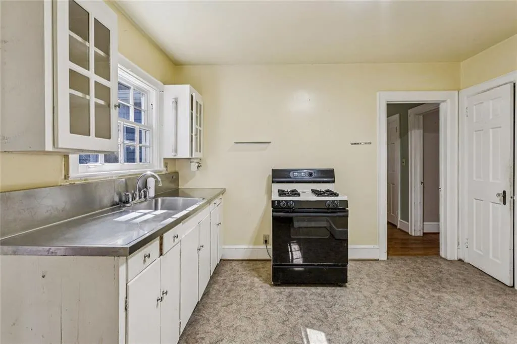 2953 Hardman Court Ne, Atlanta, Georgia 30305, 2 Bedrooms Bedrooms, ,2 BathroomsBathrooms,Residential,For Sale,2953 Hardman Court Ne,7662710