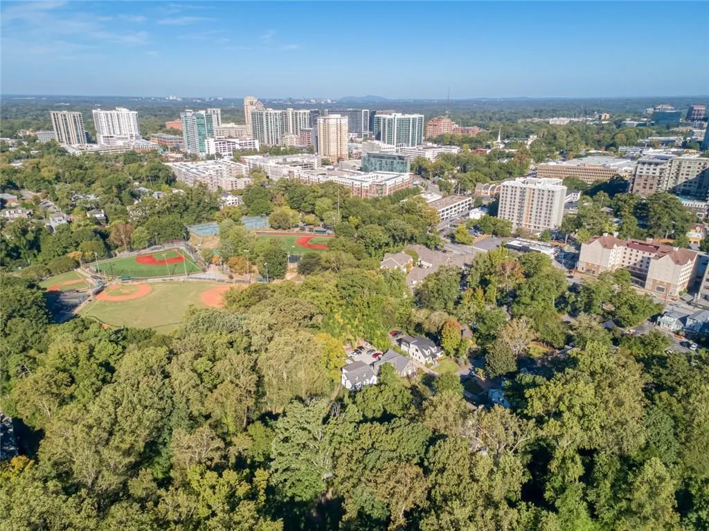 2953 Hardman Court Ne, Atlanta, Georgia 30305, 2 Bedrooms Bedrooms, ,2 BathroomsBathrooms,Residential,For Sale,2953 Hardman Court Ne,7662710