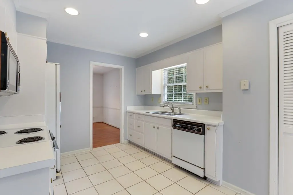 4750 Longchamps Drive, Sandy Springs, Georgia 30319, 5 Bedrooms Bedrooms, ,3 BathroomsBathrooms,Residential,Sold,4750 Longchamps Drive,6848533