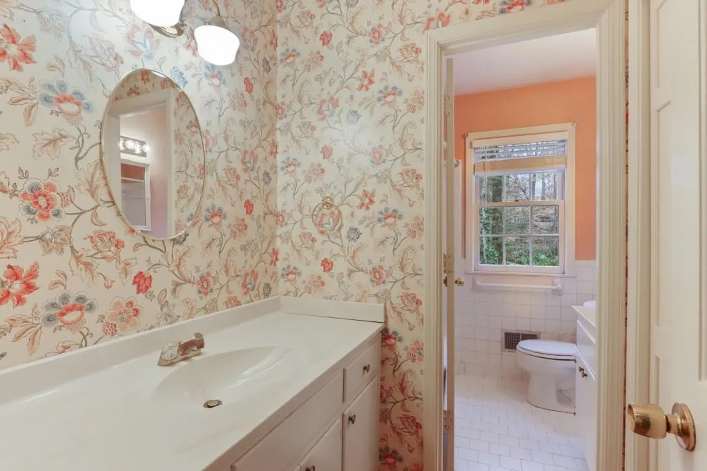 4750 Longchamps Drive, Sandy Springs, Georgia 30319, 5 Bedrooms Bedrooms, ,3 BathroomsBathrooms,Residential,Sold,4750 Longchamps Drive,6848533