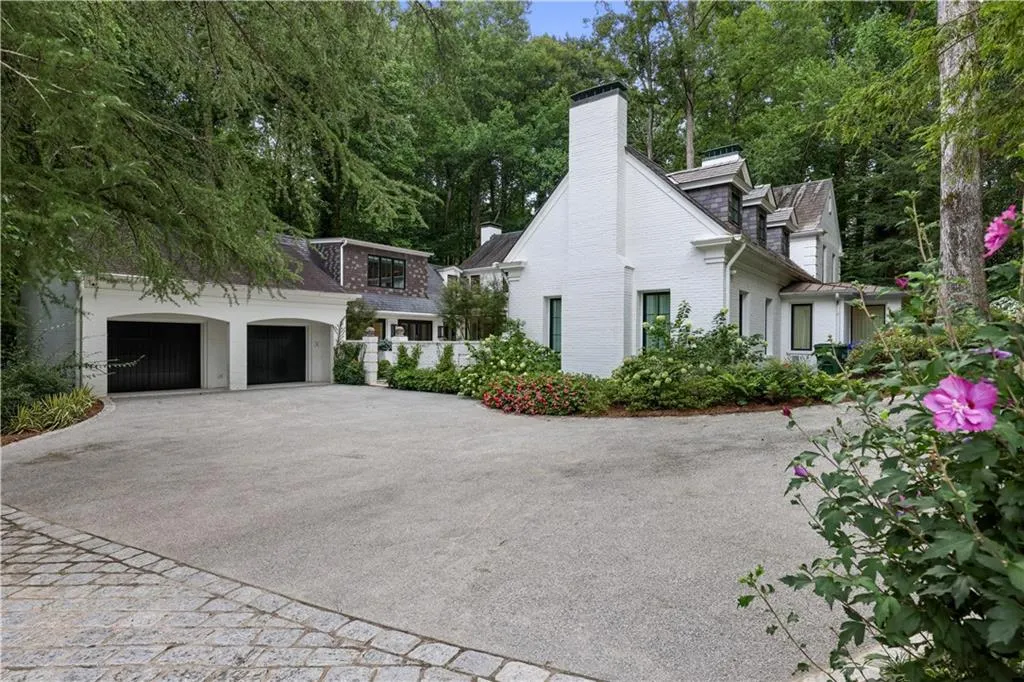 1 Habersham Way Nw, Atlanta, Georgia 30305, 5 Bedrooms Bedrooms, ,5 BathroomsBathrooms,Residential,Sold,1 Habersham Way Nw,7577996