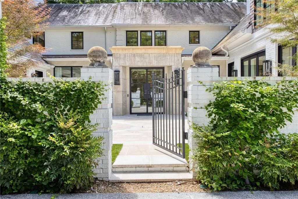 1 Habersham Way Nw, Atlanta, Georgia 30305, 5 Bedrooms Bedrooms, ,5 BathroomsBathrooms,Residential,Sold,1 Habersham Way Nw,7577996