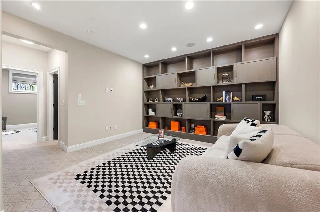 6632 Cadence Boulevard, Atlanta, Georgia 30328, 3 Bedrooms Bedrooms, ,4 BathroomsBathrooms,Residential,For Sale,6632 Cadence Boulevard,7758144