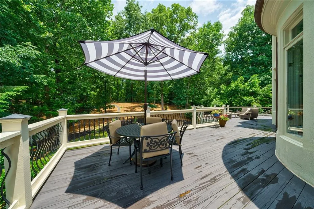 635 Widgeon Lane, Atlanta, Georgia 30327, 7 Bedrooms Bedrooms, ,5 BathroomsBathrooms,Residential,Sold,635 Widgeon Lane,6898397