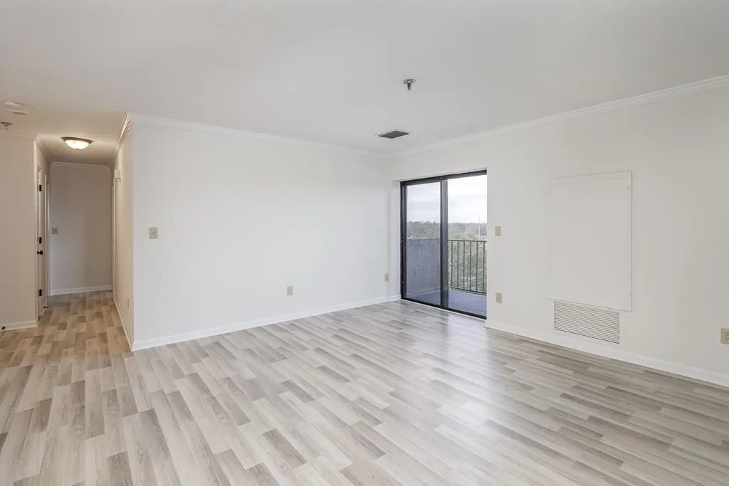 300 Johnson Ferry Road Ne Unit B613, Sandy Springs, Georgia 30328, 2 Bedrooms Bedrooms, ,2 BathroomsBathrooms,Residential,Sold,300 Johnson Ferry Road Ne Unit B613,6124214