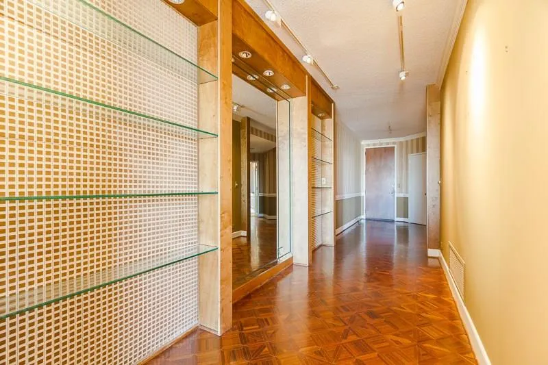 2660 Peachtree Road Nw Unit 39e, Atlanta, Georgia 30305, 3 Bedrooms Bedrooms, ,3 BathroomsBathrooms,Residential,Sold,2660 Peachtree Road Nw Unit 39e,5776183