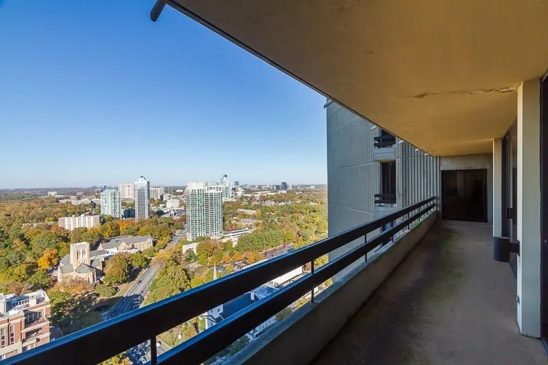 2660 Peachtree Road Nw Unit 39e, Atlanta, Georgia 30305, 3 Bedrooms Bedrooms, ,3 BathroomsBathrooms,Residential,Sold,2660 Peachtree Road Nw Unit 39e,5776183