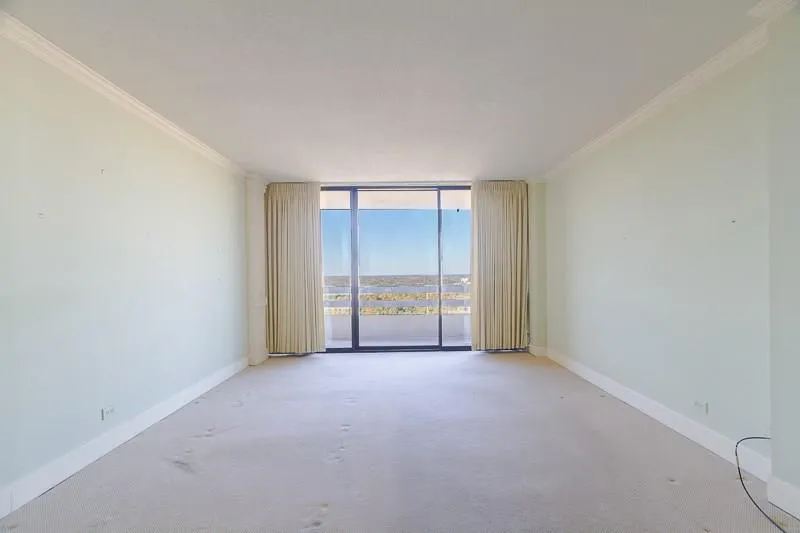 2660 Peachtree Road Nw Unit 39e, Atlanta, Georgia 30305, 3 Bedrooms Bedrooms, ,3 BathroomsBathrooms,Residential,Sold,2660 Peachtree Road Nw Unit 39e,5776183