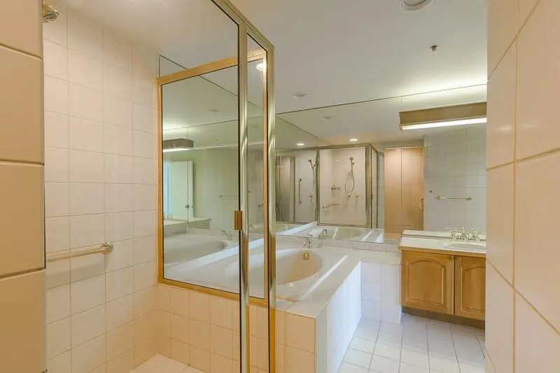 2660 Peachtree Road Nw Unit 39e, Atlanta, Georgia 30305, 3 Bedrooms Bedrooms, ,3 BathroomsBathrooms,Residential,Sold,2660 Peachtree Road Nw Unit 39e,5776183