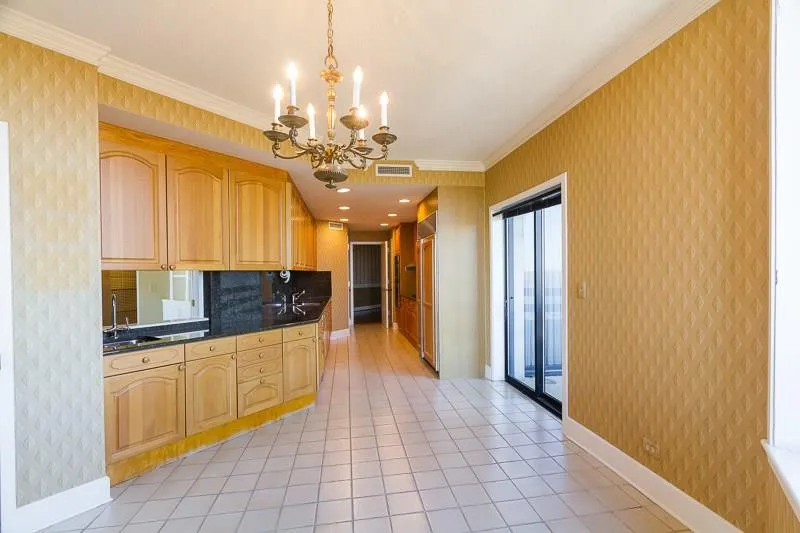 2660 Peachtree Road Nw Unit 39e, Atlanta, Georgia 30305, 3 Bedrooms Bedrooms, ,3 BathroomsBathrooms,Residential,Sold,2660 Peachtree Road Nw Unit 39e,5776183