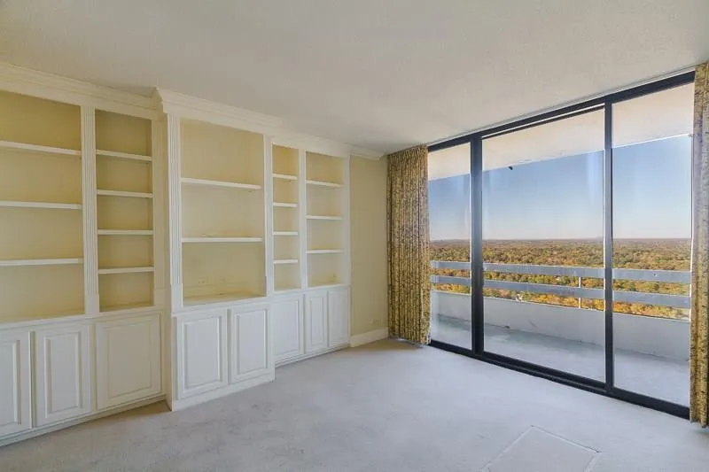 2660 Peachtree Road Nw Unit 39e, Atlanta, Georgia 30305, 3 Bedrooms Bedrooms, ,3 BathroomsBathrooms,Residential,Sold,2660 Peachtree Road Nw Unit 39e,5776183