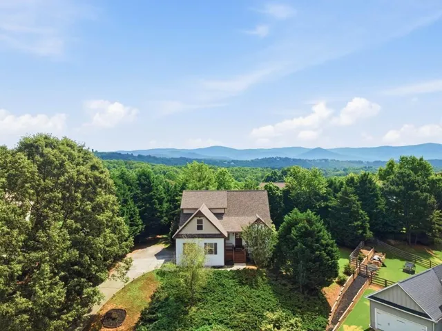 105 Arbor Hills Circle, Talking Rock, Georgia 30175