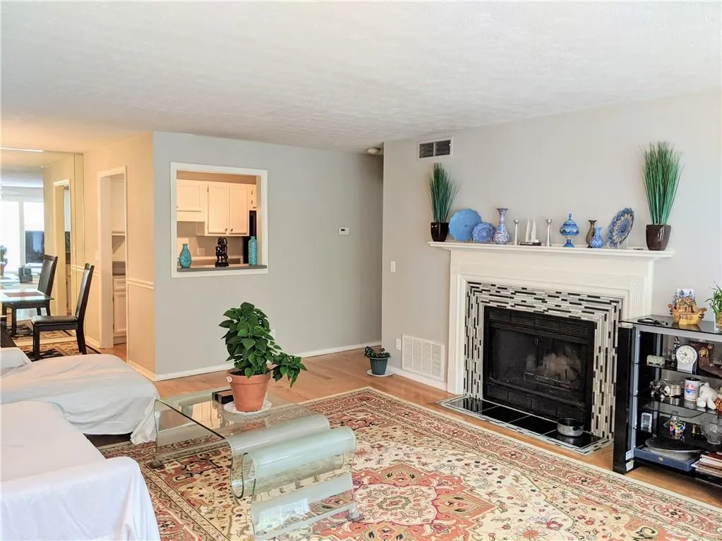 207 Gettysburg Place, Sandy Springs, Georgia 30350, 2 Bedrooms Bedrooms, ,2 BathroomsBathrooms,Residential,Sold,207 Gettysburg Place,6783987