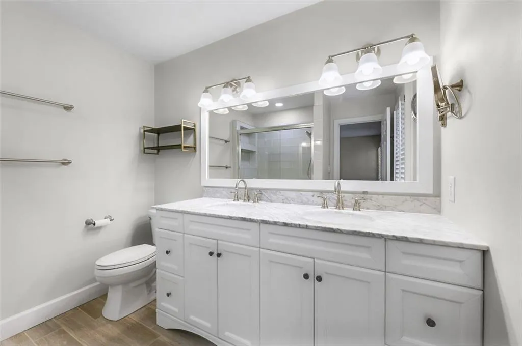 1160 Windsor Parkway Unit 13, Atlanta, Georgia 30319, 2 Bedrooms Bedrooms, ,2 BathroomsBathrooms,Residential,Sold,1160 Windsor Parkway Unit 13,7522883