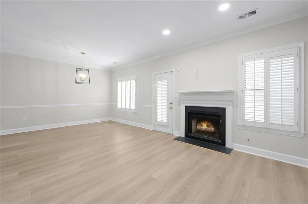 1160 Windsor Parkway Unit 13, Atlanta, Georgia 30319, 2 Bedrooms Bedrooms, ,2 BathroomsBathrooms,Residential,Sold,1160 Windsor Parkway Unit 13,7522883