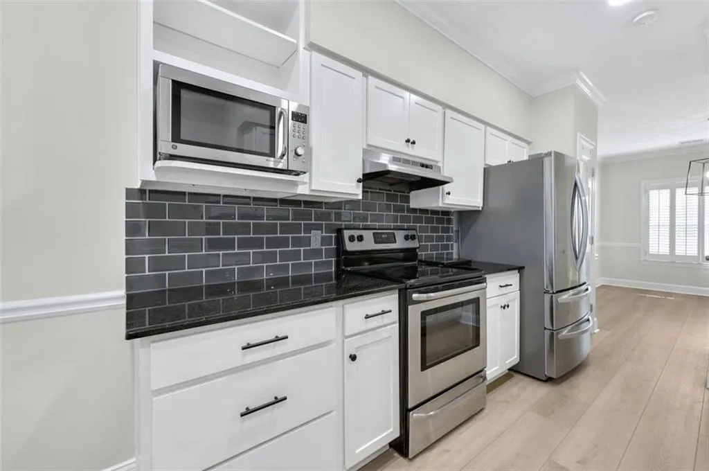 1160 Windsor Parkway Unit 13, Atlanta, Georgia 30319, 2 Bedrooms Bedrooms, ,2 BathroomsBathrooms,Residential,Sold,1160 Windsor Parkway Unit 13,7522883